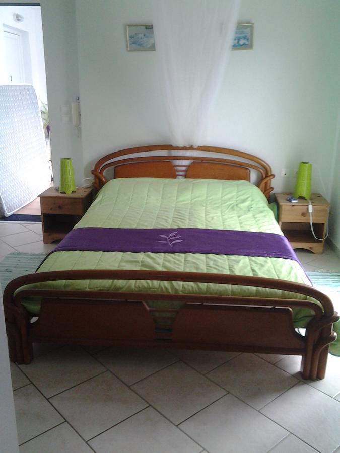 Appartement Robin'S Nest Afráta Extérieur photo