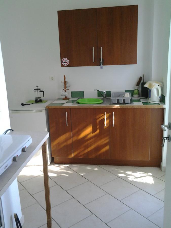 Appartement Robin'S Nest Afráta Extérieur photo