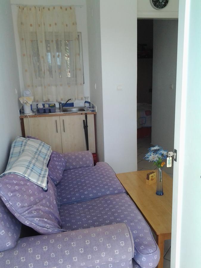 Appartement Robin'S Nest Afráta Extérieur photo