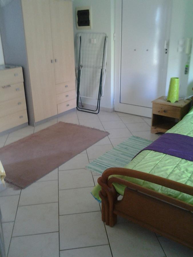 Appartement Robin'S Nest Afráta Extérieur photo